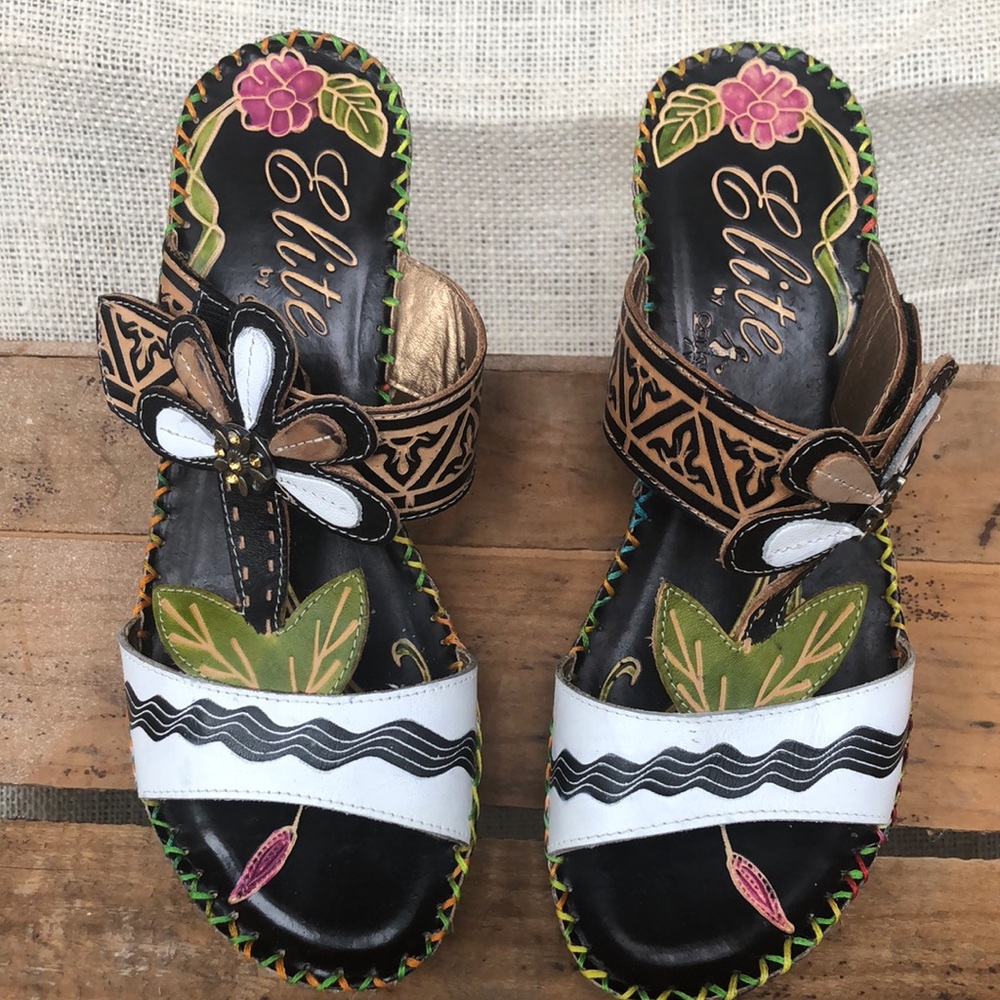 Corky’s Elite Size 6 multi color